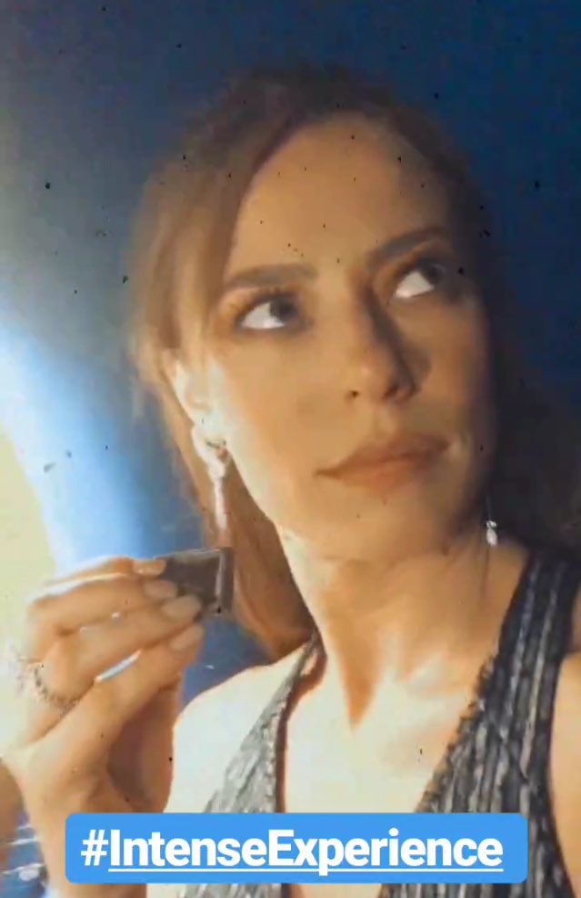 caralhofavs's tweet image. mano eu tô amando a @paolla nesse #IntenseExperience da @Lacta KAKAKAAKKA as melhores carinhas e reações😍😂
te amo entenda 💙✨