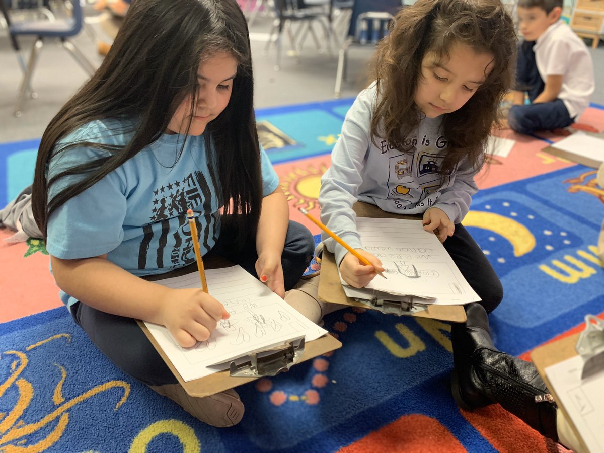 Borcherttx's tweet photo. Writing a How To book with their partners ✏️  #welovekinder #centralkids @CentralCFB https://t.co/hL1enNuQnq
