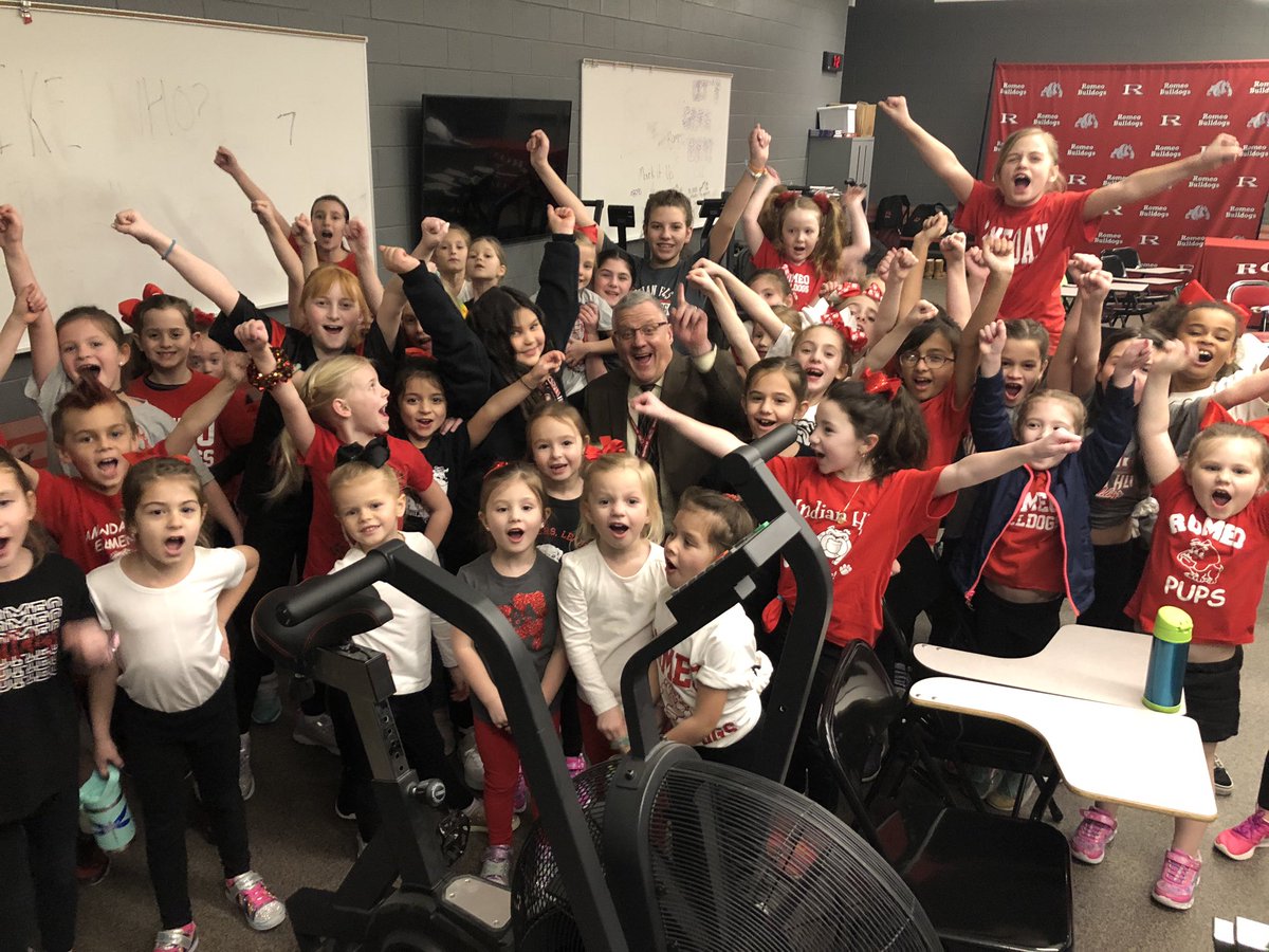RomeoSupt's tweet photo. Hey Bulldogs there is still time to get up to the home basketball game tonight The halftime entertainment is sure to be worth the trip! #RFamily #BeRomeo https://t.co/J1CdXPQBDe
