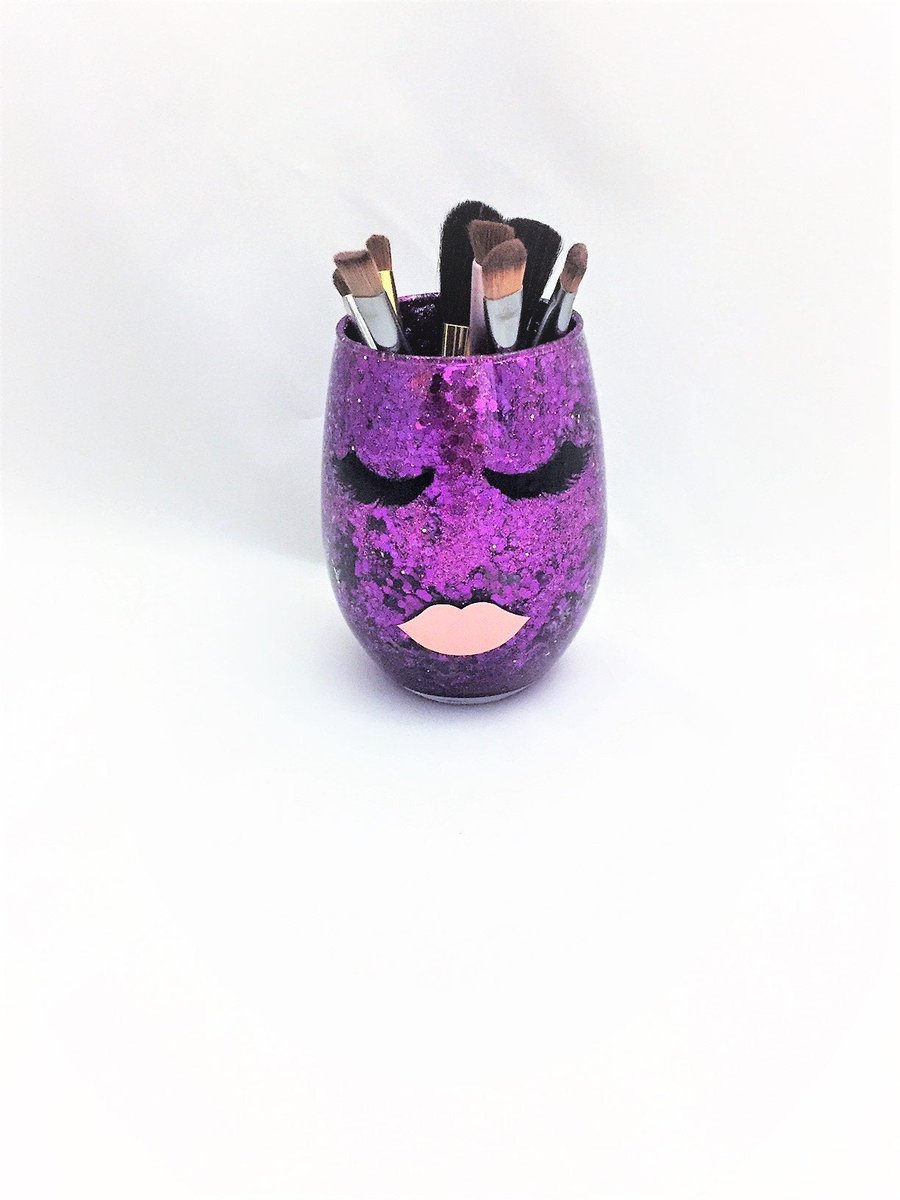 Purple Makeup Brush Holder, Makeup Is My Mantra, Glitter Vanity Decor, Glam Bathroom, Makeup Artist Gift, Makeup Storage and Organization tuppu.net/66e95b95  #MakeupOrganization