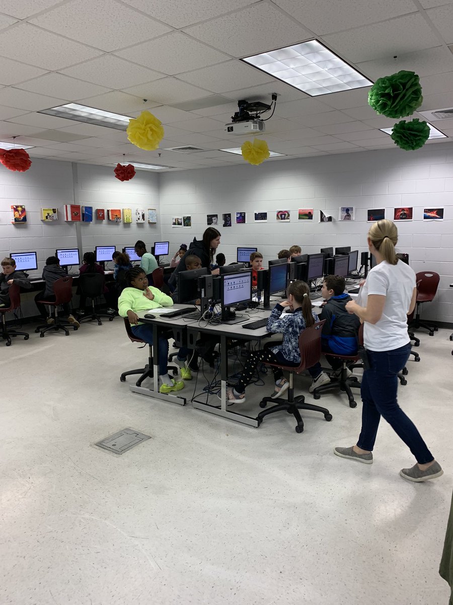 ATPiotrowski's tweet image. One of my favorite days - middle school visits with our 5th graders!!! We had the best time visiting @DavisMiddle and @gwcarvermiddle and getting excited about the future!