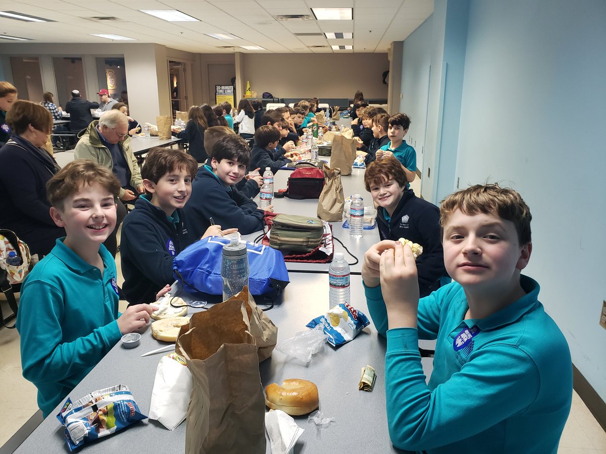 sbolnick5grade's tweet image. #davis5 Lunchtime #birmingham