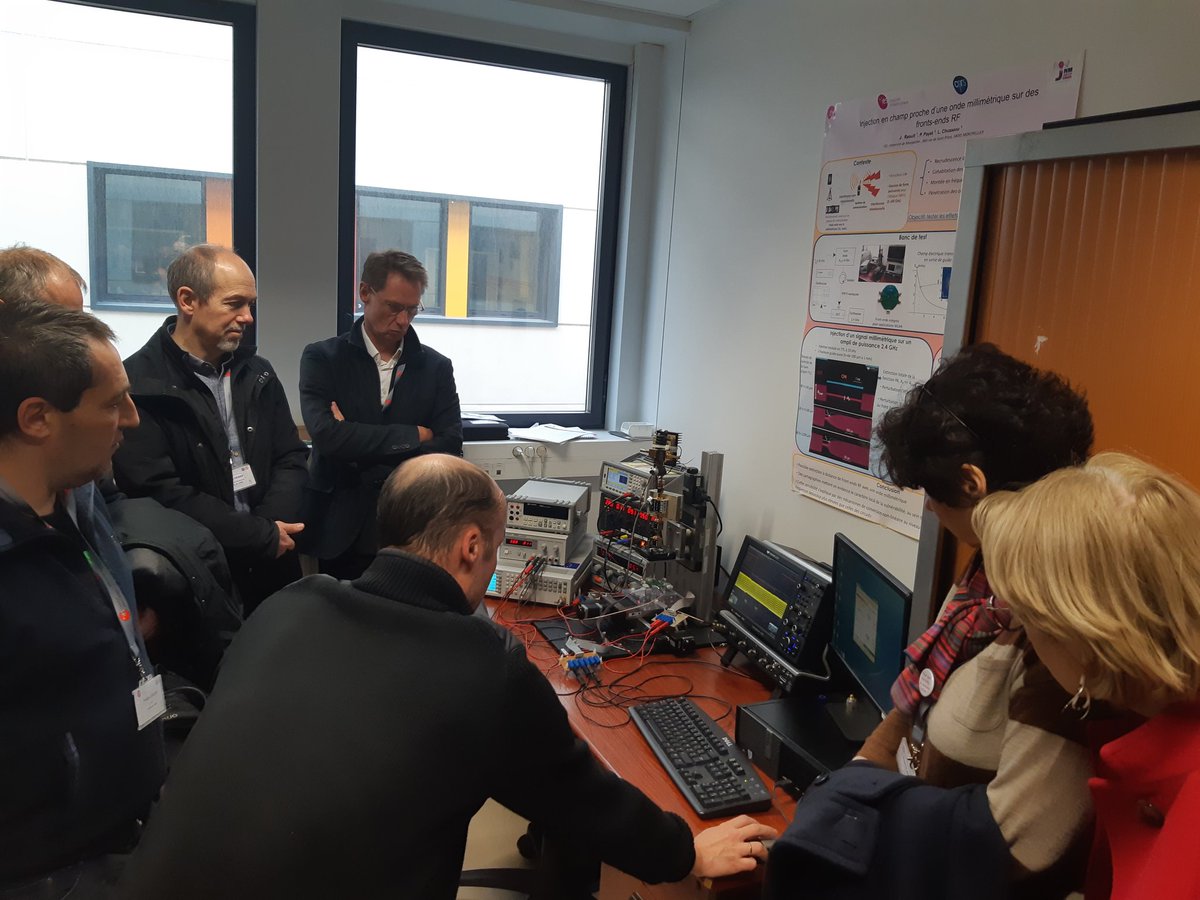 IES (@iesmontpellier) on Twitter photo Jeremy Raoult, explique aux experts HCERES les tests sous fortes contraintes RF des circuits électroniques développés à l'IES (groupe Radiac). Jeremy Raoult, explique aux experts HCERES les tests sous fortes contraintes RF des circuits électroniques développés à l'IES (groupe Radiac).