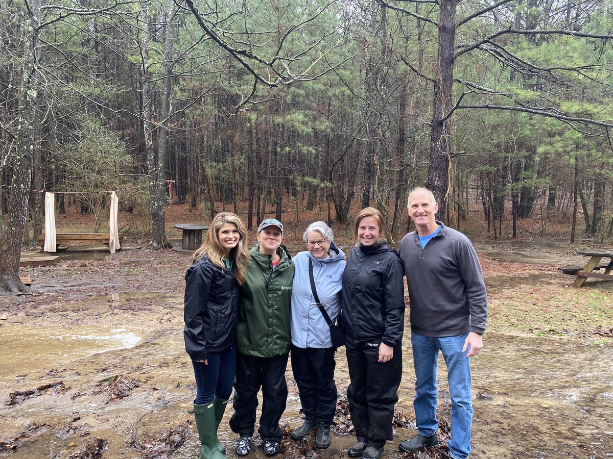 GilbertSTEMGES's tweet photo. A “Rain Day” was the perfect opportunity to collaborate with other educators and share ideas about #OutdoorLearning!  #ForestKindergarten #TeachersTeachingTeachers https://t.co/qqKeN5WXDG
