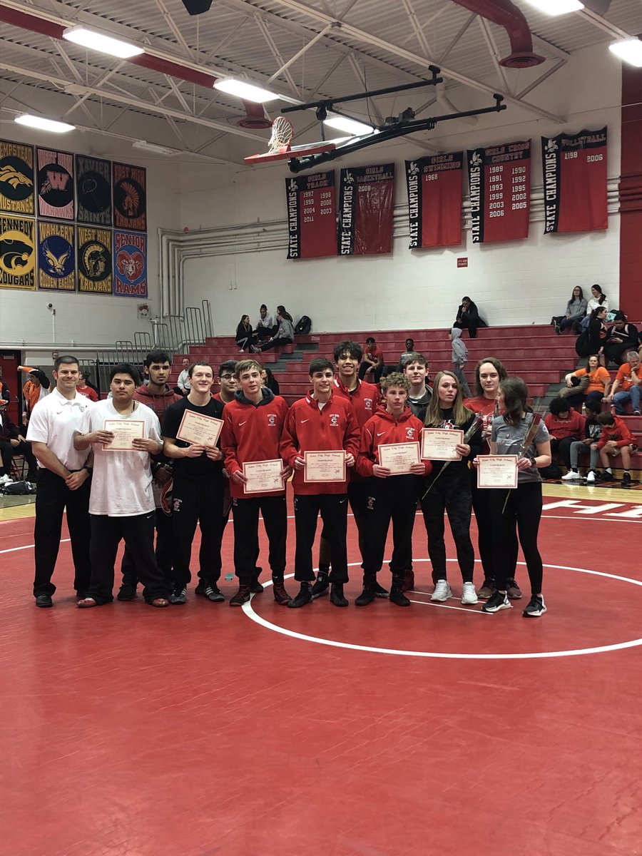 CityHighSports's tweet photo. Thank you ⁦@CityHighWrestle⁩ seniors! https://t.co/l8sE5CWEAO