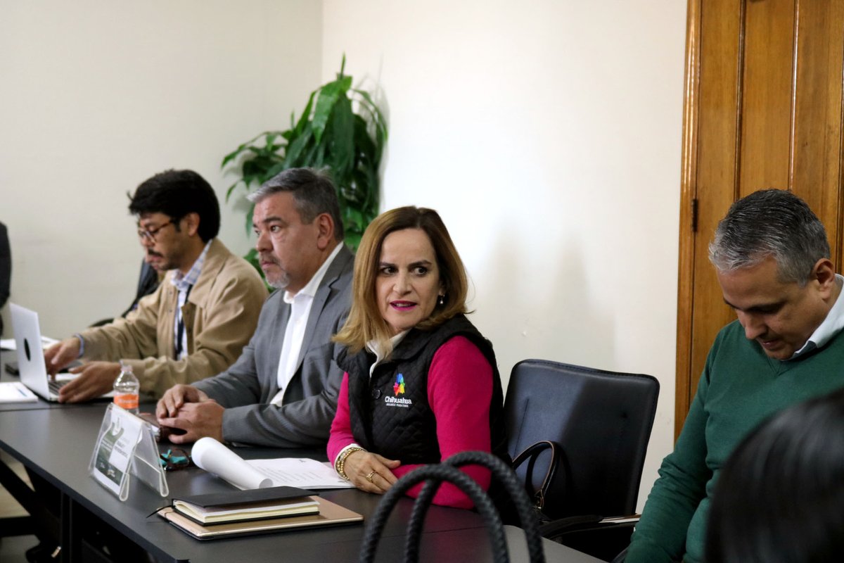 stpschihuahua's tweet image. #ProJAM | El Programa de Atención a Personas Jornaleras Agrícolas Migrantes tuvo su primera sesión de trabajo del 2020. Las 24 dependencias que integran la mesa se dieron cita para establecer los compromisos para este año que comienza. 

#UnidosConValor