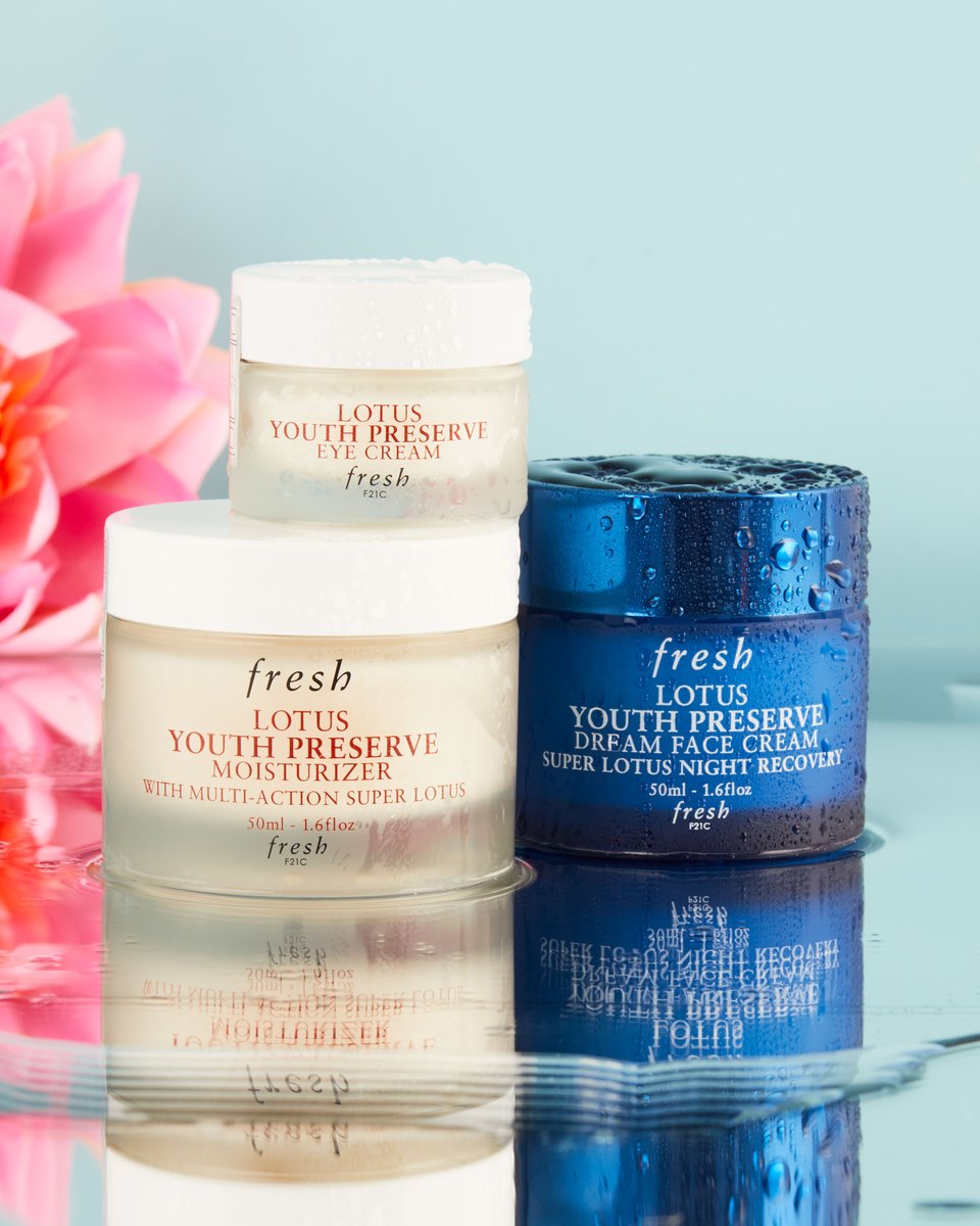 Influenster's tweet photo. ⭐⭐⭐⭐⭐
"I love this cream so much! It’s one of those products I look forward to using and it creates a spa-like experience for me." -London on @freshbeauty's Lotus Youth Preserve Dream Face Cream! What fresh products are you currently crazy about?
https://t.co/0iu6c5UdFg https://t.co/t4xSaSZUtA