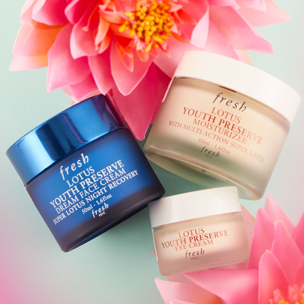 Influenster's tweet photo. ⭐⭐⭐⭐⭐
"I love this cream so much! It’s one of those products I look forward to using and it creates a spa-like experience for me." -London on @freshbeauty's Lotus Youth Preserve Dream Face Cream! What fresh products are you currently crazy about?
https://t.co/0iu6c5UdFg https://t.co/t4xSaSZUtA