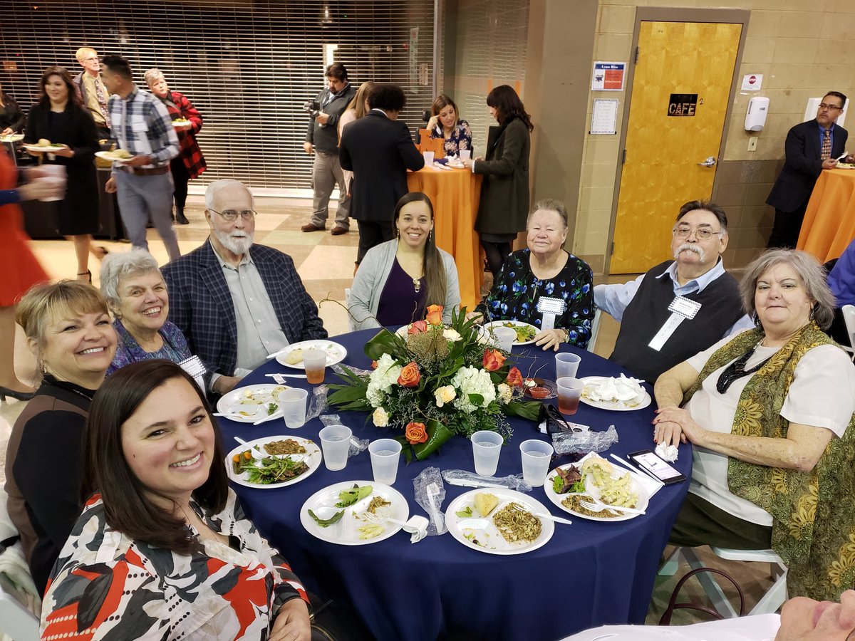 janafreeman2011's tweet photo. Celebrating our PTA Founder's Day Honorees!!! #es_royalridge #theNEISDway #janafreeman2011 #princessipaljana https://t.co/RzGpJ2JNBu