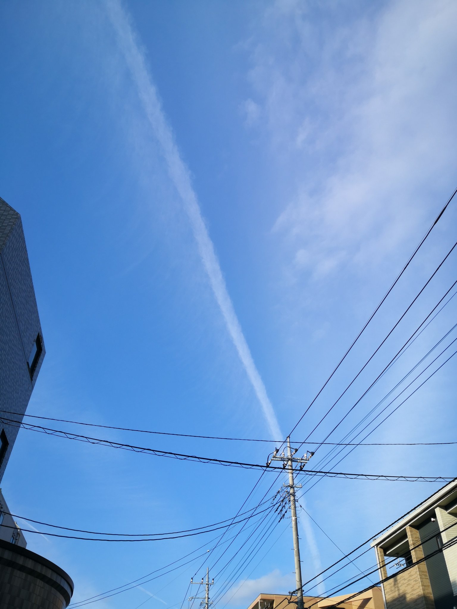 幸 多摩地区の空間線量 久々のケムトレイル 東京都八王子上空 T Co I69ta1hfj4 Twitter