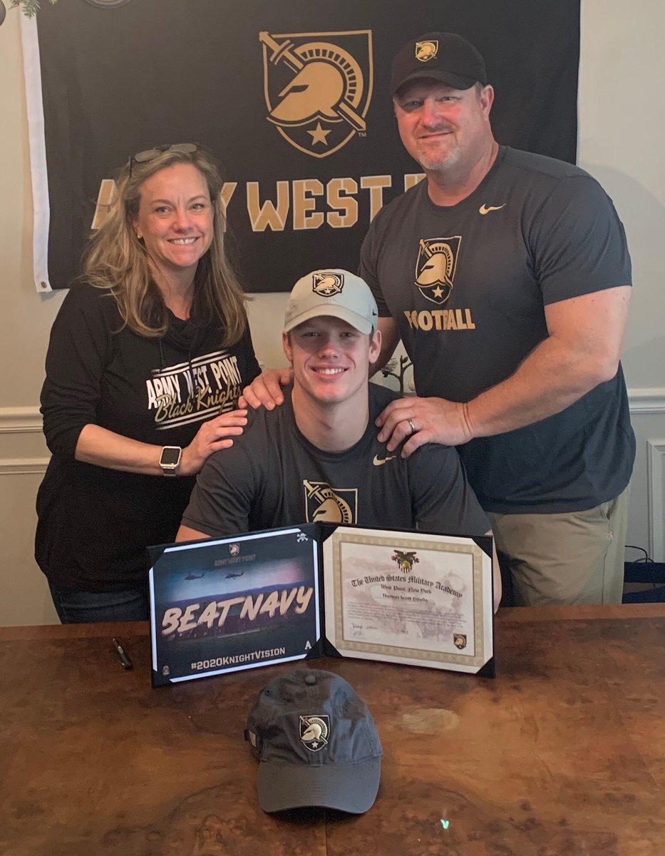It’s official! Can’t wait to be part of the brotherhood!! GO ARMY BEAT navy 🇺🇸🏴‍☠️⚔️ <a href="/CoachDDixon/">Daryl Dixon</a>  <a href="/CoachJCY/">Josh Christian-Young</a>