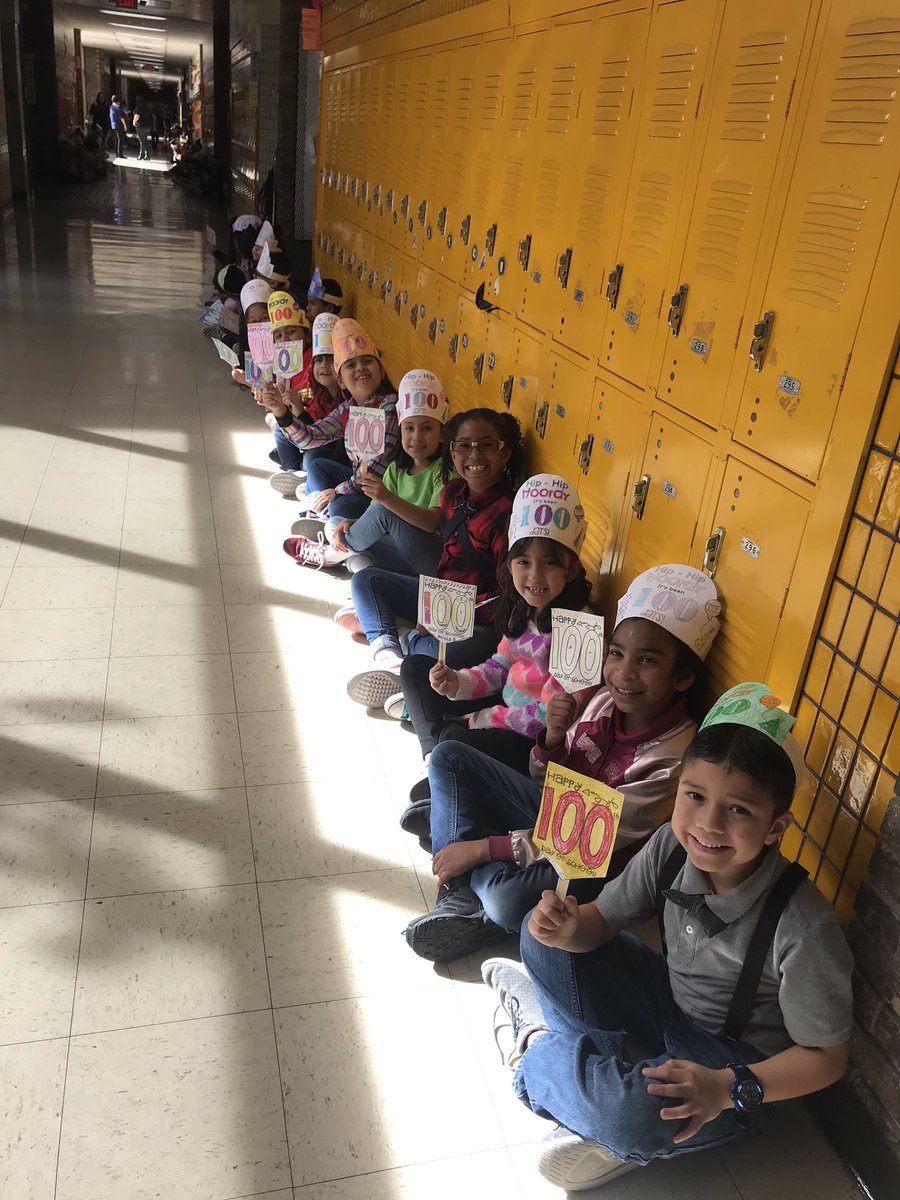 leslyviolet's tweet photo. My 🌟s are 100 Days Smarter. #thisissecondgrade #keepshining @YsletaISD @GlenCoveElem https://t.co/BM9RVG7Yng