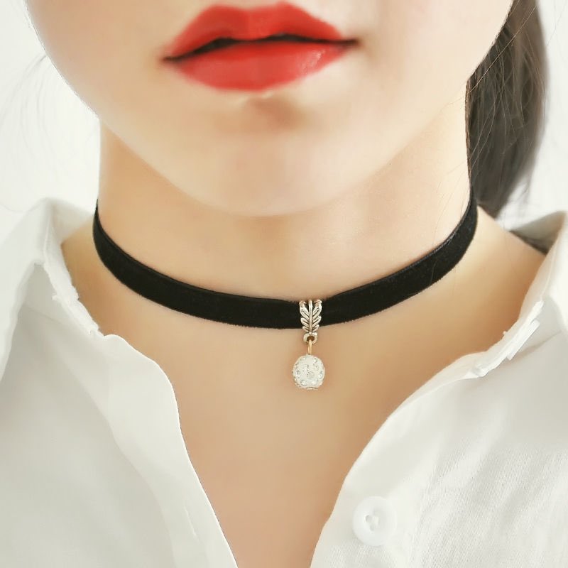 skipper's tweet photo. here are my favorite chokers 🥰 https://t.co/4QjBwwCiwe