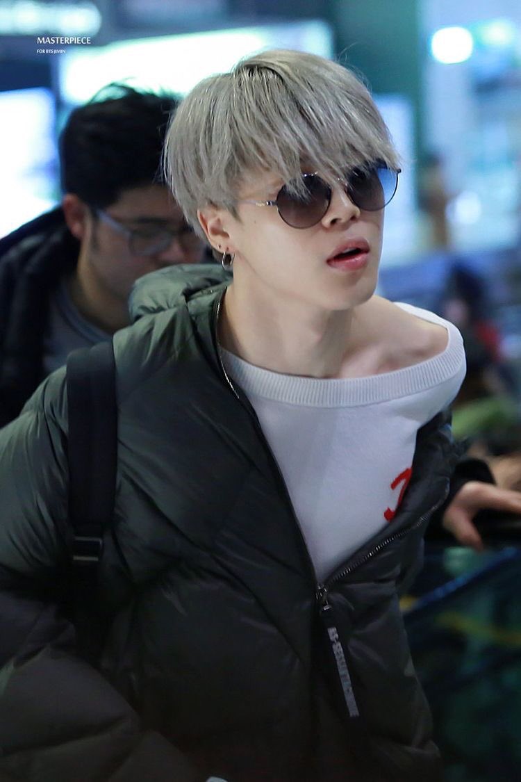 Airport Jimin. The shoulder could NOT be contained