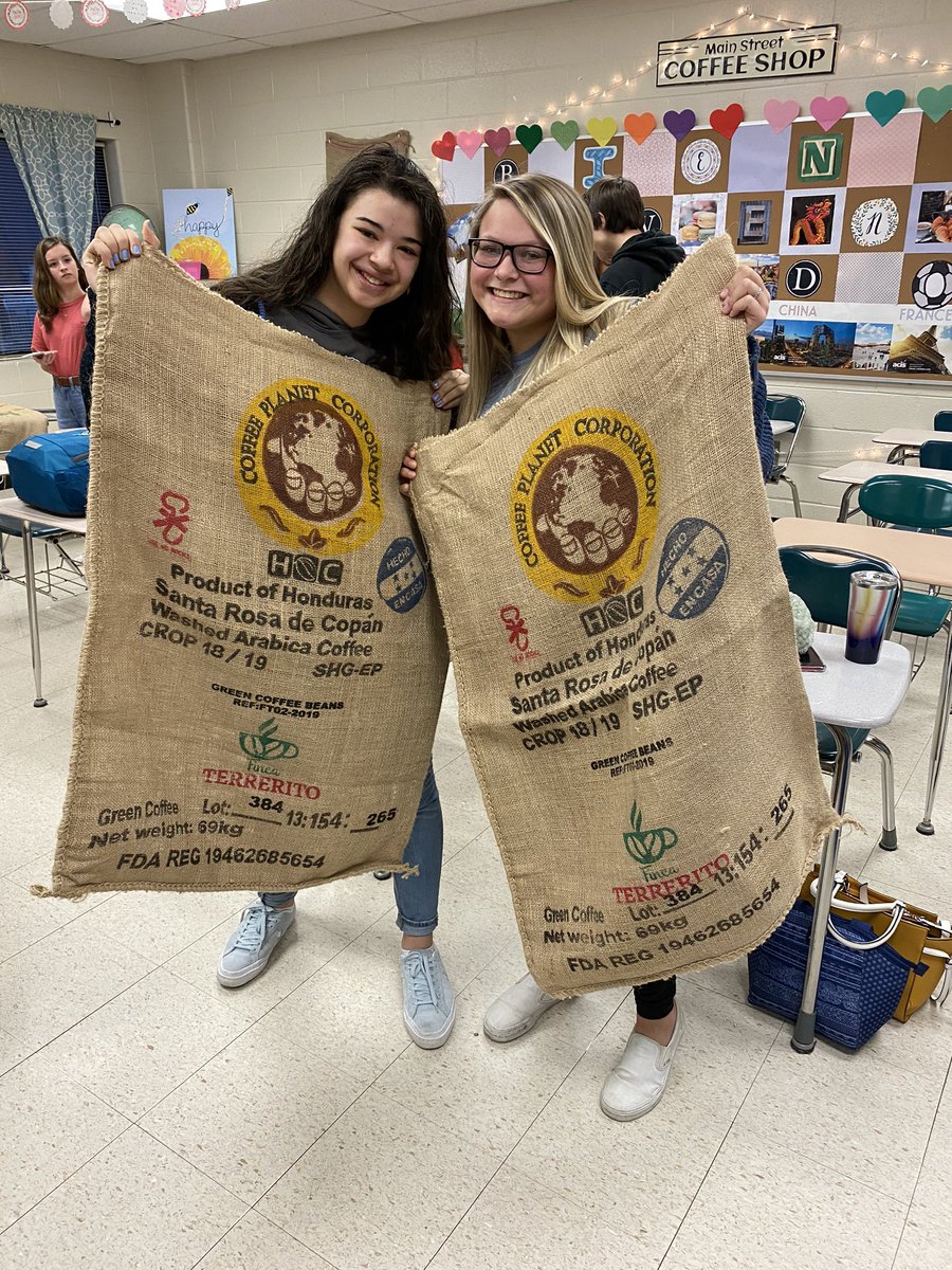 LizzieAnnePerez's tweet photo. What’s perfect in a ⛈ day!? @myalmacoffee visiting! 2day we’re combining the study of agronomy, economics, culture, & business development! #GeorgiaStudents #Coffee #HonduranCoffee #LeadwithCoffee @IHCAFE @gadoeworldlang @GaDeptAg @GeorgiaCTAE @NGaRESA @PickensHighGa @PCBOEGA https://t.co/pLlca9N2cE