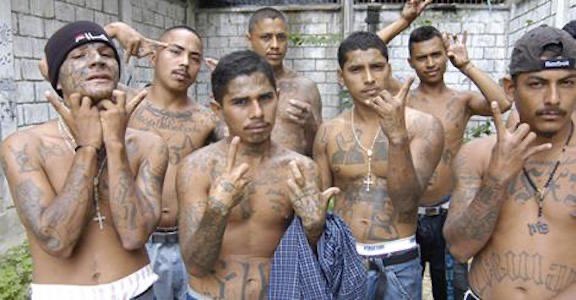 WTF?😡 Dems trying to pass bill called ‘THE NEW WAY FORWARD ACT’! Gives illegal felony criminals a pass, protecting them from deportation and prosecuting giving them more rights over citizens, & letting them return to US. Making it a Law!😡 @realDonaldTrump🇺🇸
