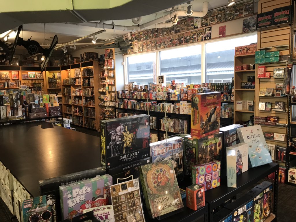 やおきん 浅く潜れ ボドゲブログ管理人 ハワイのボードゲームショップ Other Realms アメゲーやミニチュア ゲーム アメコミなどを中心に充実の品揃え X Wing買えたのは満足だったけど 欲しかったものが無くてちょい残念 ボードゲーム