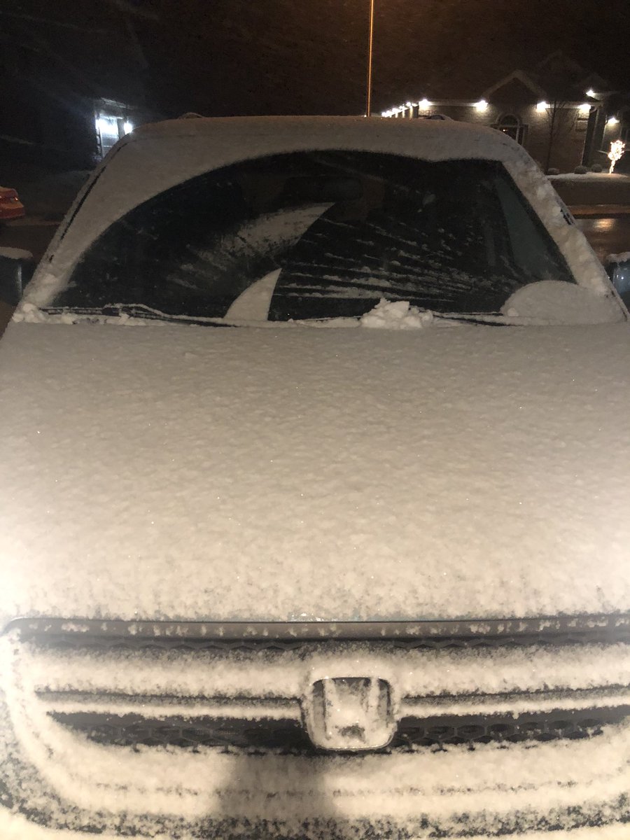 LexNightSort's tweet photo. Our 1st snow of winter began after sort start. Road conditions going home will be far different than coming to work. Slow down & increase your following distance. #AdjustToChangingConditions https://t.co/0fUAiTHfKg
