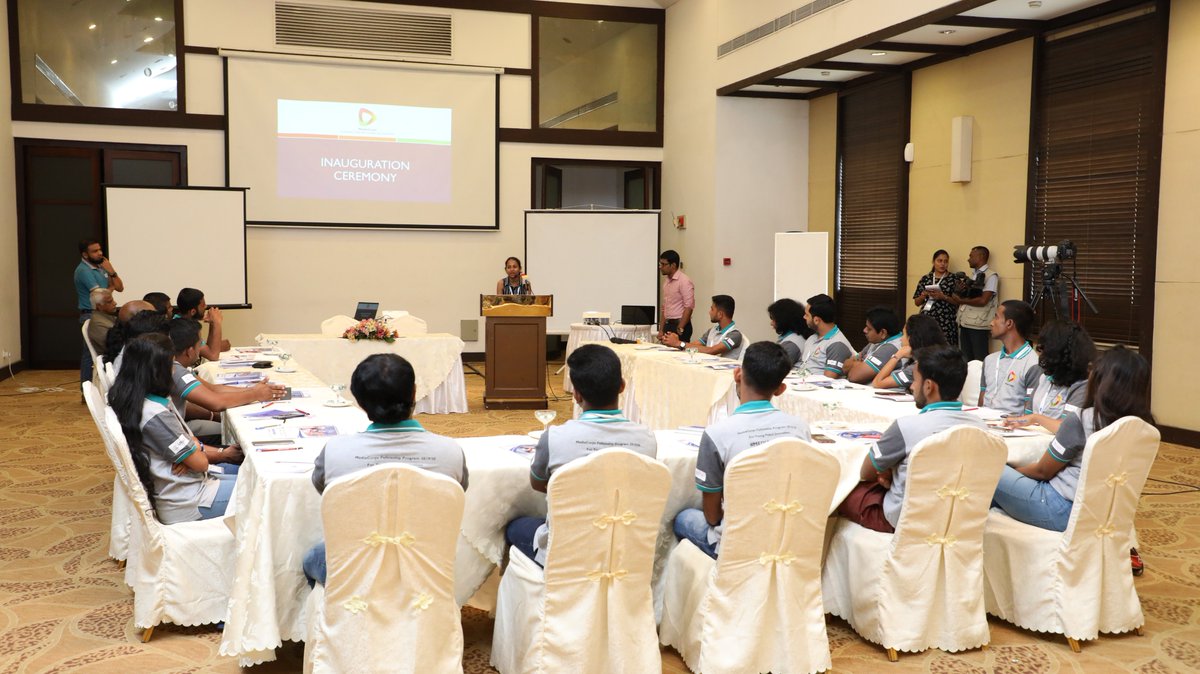 SDJF_lk's tweet photo. The fourth group of #MediaCorpLk Fellowship started off today with an inauguration ceremony headed by Prof. Padmasiri Wanigasundera, Chairperson, SDJF. The Fellows were given a #MoJo toolkit to facilitate their future story production.
#USAID #IREX #SDJF #iVoiceLK #MoJoLK https://t.co/JpxNg3TiwL