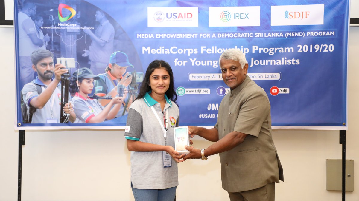 SDJF_lk's tweet photo. The fourth group of #MediaCorpLk Fellowship started off today with an inauguration ceremony headed by Prof. Padmasiri Wanigasundera, Chairperson, SDJF. The Fellows were given a #MoJo toolkit to facilitate their future story production.
#USAID #IREX #SDJF #iVoiceLK #MoJoLK https://t.co/JpxNg3TiwL
