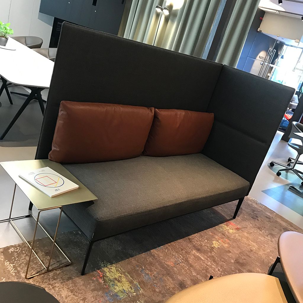 MansfieldMonk's tweet photo. Iconic #Design: Perfect for informal meetings or some quiet time within the office, and elegant to boot, is the Jaan Silent sofa designed by #EoosDesign for #WalterKnoll Official. #FurnitureDesign #OfficeDesign #OfficeDesignEssex https://t.co/OwmV1ss5q0