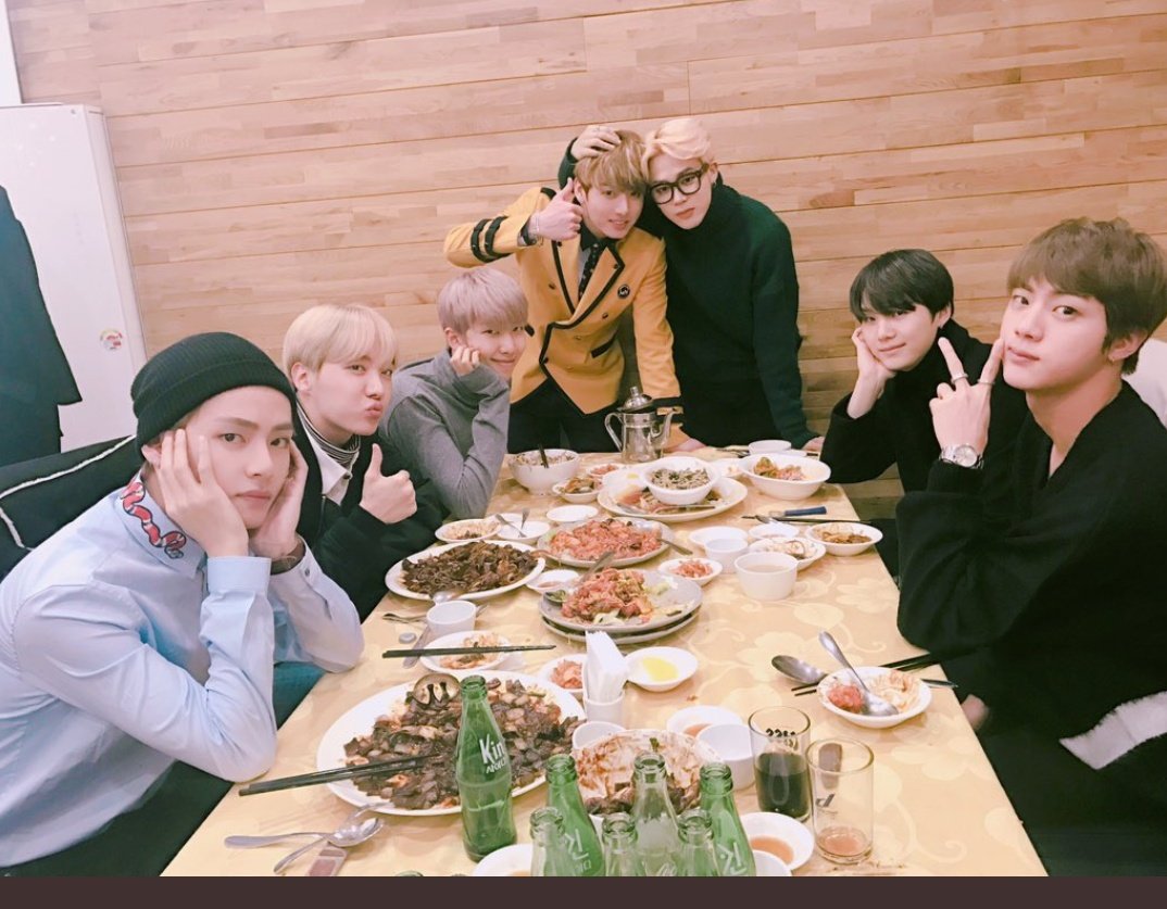 dreamykkyu's tweet photo. Jungkook graduated today 3 years ago. 
He was so happy that he's hyungs came to he's graduation ceremony.. They went out to eat together and baby koo paid for he's hyungs❤

Look at our cutest baby😍😭

#JUNGKOOK #JKGraduationDay #BTS @BTS_twt https://t.co/rW0er0jzfJ