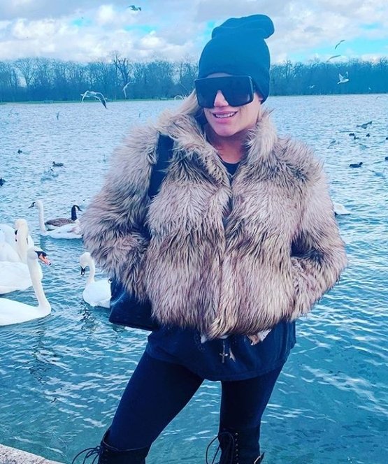 KrystallineKirk's tweet photo. Hey y'all!
Didja miss ol' KK on the TL?
Therapy has, to be fair, been a real bitch. Pain in the neck ain' really gone away. Doc says it's a good ting I got ta see him when I did.
I miss you all. Wishin' I wasn' watchin' #WWRLTU from home.
Get dat bitch @ElSinRostroX. https://t.co/SGBfI9WngK