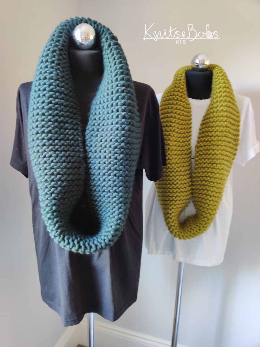 KnitsKLR's tweet photo. #earlybiz morning! It's Friday, it's freezing and I'm feeling good!

Feel the same being wrapped up in one of my hand knitted 100% merino chunky snood or scarf.

https://t.co/Z1Ee3niTAR
#knititslow #slowfashion #sustainablefashion https://t.co/Pyjhw3B3SJ