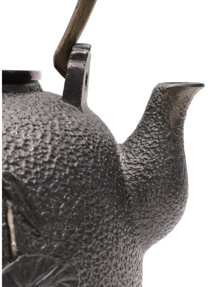 FromHaruki's tweet photo. This is a Japanese kettle. We use it to drink a tea or hot water. We feel delicious than usual. 

https://t.co/69v9LqqoMw https://t.co/ytbJ4Vz2fq