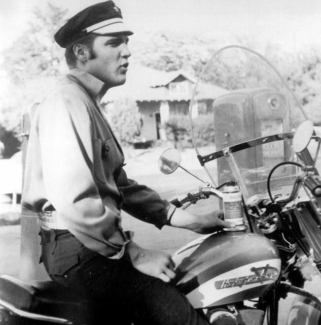 YosukeFunabashi's tweet photo. Elvis and KH!
#706union
#50sstyleclothing
#elvispresley
#harleydavidson
#1956kh
#pepperred
#cyclechamp
#ไธๅๆฒข https://t.co/8ddebokAg9