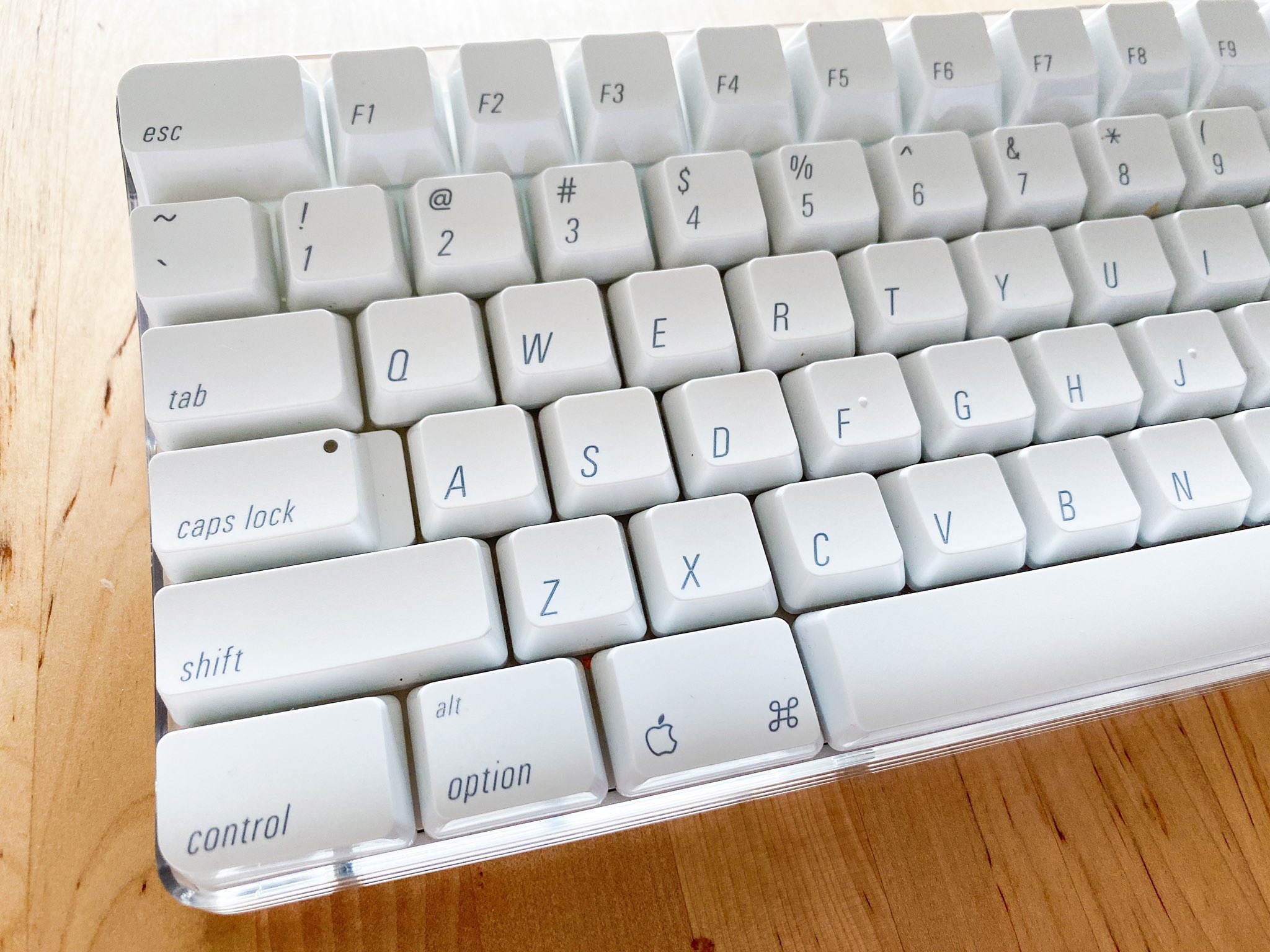 𝕗𝕦𝕔𝕙𝕚 世界一かっこいいキーボード届いた A1048 Apple Keyboard Us T Co Jqvfniyqjf Twitter