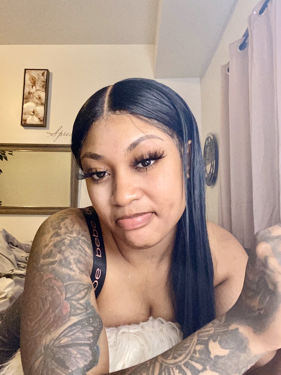 daujee_keyes's tweet image. He said I’m pretty😍 with out no makeup on, he had to question why tf I even put it on.☺️🥰

Lashes : styledbykeyes.com

Instagram:daujee_keyes