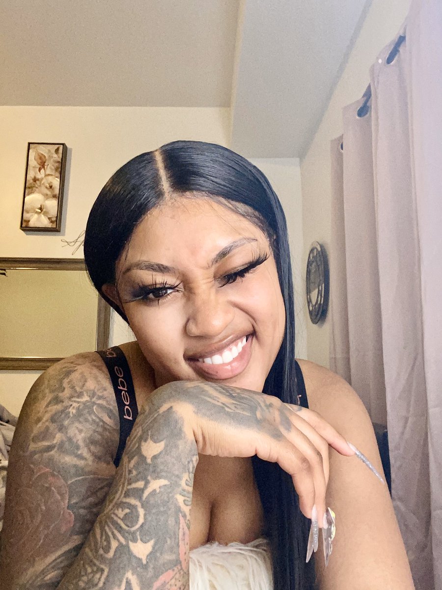 daujee_keyes's tweet image. He said I’m pretty😍 with out no makeup on, he had to question why tf I even put it on.☺️🥰

Lashes : styledbykeyes.com

Instagram:daujee_keyes