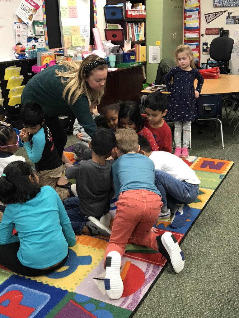 FahrneysFriends's tweet photo. My student teacher Ms. Oaks inspires me. She is so eager to learn and become the best teacher she can be. @McSpeddenES #KindFabFeb https://t.co/nw9f7yk8Uq