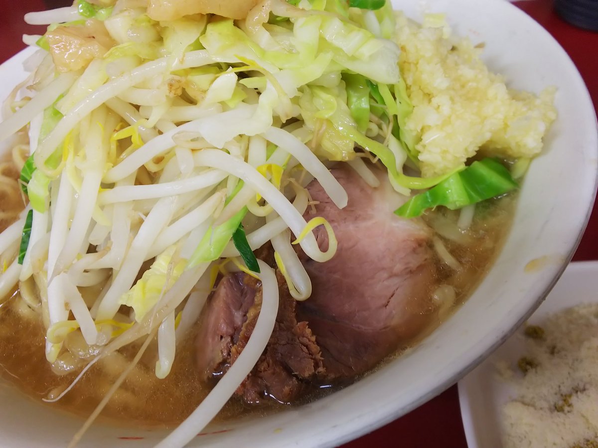 Uzivatel Poti Na Twitteru ラーメン 770 白いカレー ラーメン二郎 相模大野店 昼夜兼でスモジへ 微乳化スープは豚の旨味たっぷりでウマイ ウェーブのある平打ち太麺はやや柔らかめで 風味よく最高 キャベツ多めの野菜も 途中で大蒜と 白いカレー混ぜると Uzivatel Poti Na Twitteru ラーメン 770 白いカレー ラーメン二郎 相模大野店 昼夜兼でスモジへ 微乳化スープは豚の旨味たっぷりでウマイ ウェーブのある平打ち太麺はやや柔らかめで 風味よく最高 キャベツ多めの野菜も 途中で大蒜と 白いカレー混ぜると