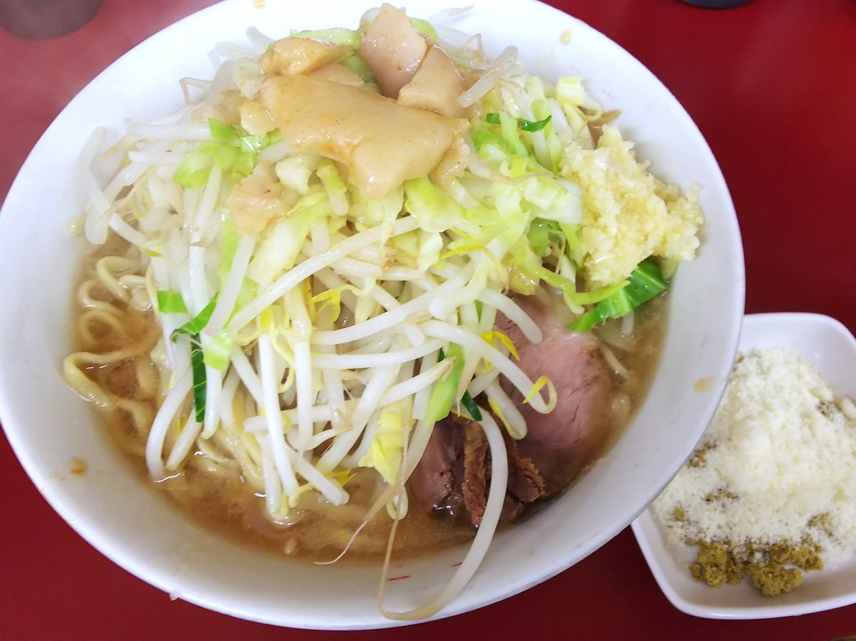 Uzivatel Poti Na Twitteru ラーメン 770 白いカレー ラーメン二郎 相模大野店 昼夜兼でスモジへ 微乳化スープは豚の旨味たっぷりでウマイ ウェーブのある平打ち太麺はやや柔らかめで 風味よく最高 キャベツ多めの野菜も 途中で大蒜と 白いカレー混ぜると Uzivatel Poti Na Twitteru ラーメン 770 白いカレー ラーメン二郎 相模大野店 昼夜兼でスモジへ 微乳化スープは豚の旨味たっぷりでウマイ ウェーブのある平打ち太麺はやや柔らかめで 風味よく最高 キャベツ多めの野菜も 途中で大蒜と 白いカレー混ぜると