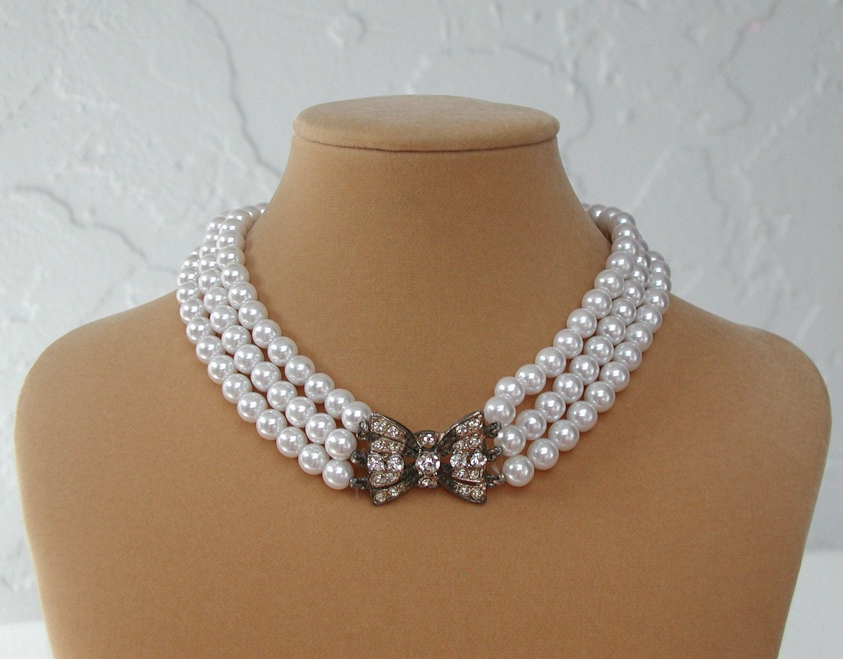 MeleesaJo's tweet photo. https://t.co/aUH01cVjMW #etsy shop: #PearlChoker with #RhinestoneBow 3 Strands of Pearls, Wide Pearl Choker, #WeddingNecklace #Pearls #BridalChoker #TwelfthAnniversaryGift #GiftforHer #jewelry #necklace #white #hook #giftshop #women #bridaljewelry #rrdesigns561 https://t.co/tOZrwOptHG