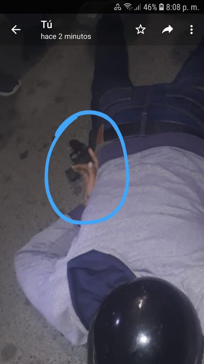 StefanBravo3's tweet photo. #Exmilitarcol Ladrones q le tratan roban moto a funcionario cti este reaciona y se defiende Bucaramanga hoy https://t.co/TwQVUtN9Wz