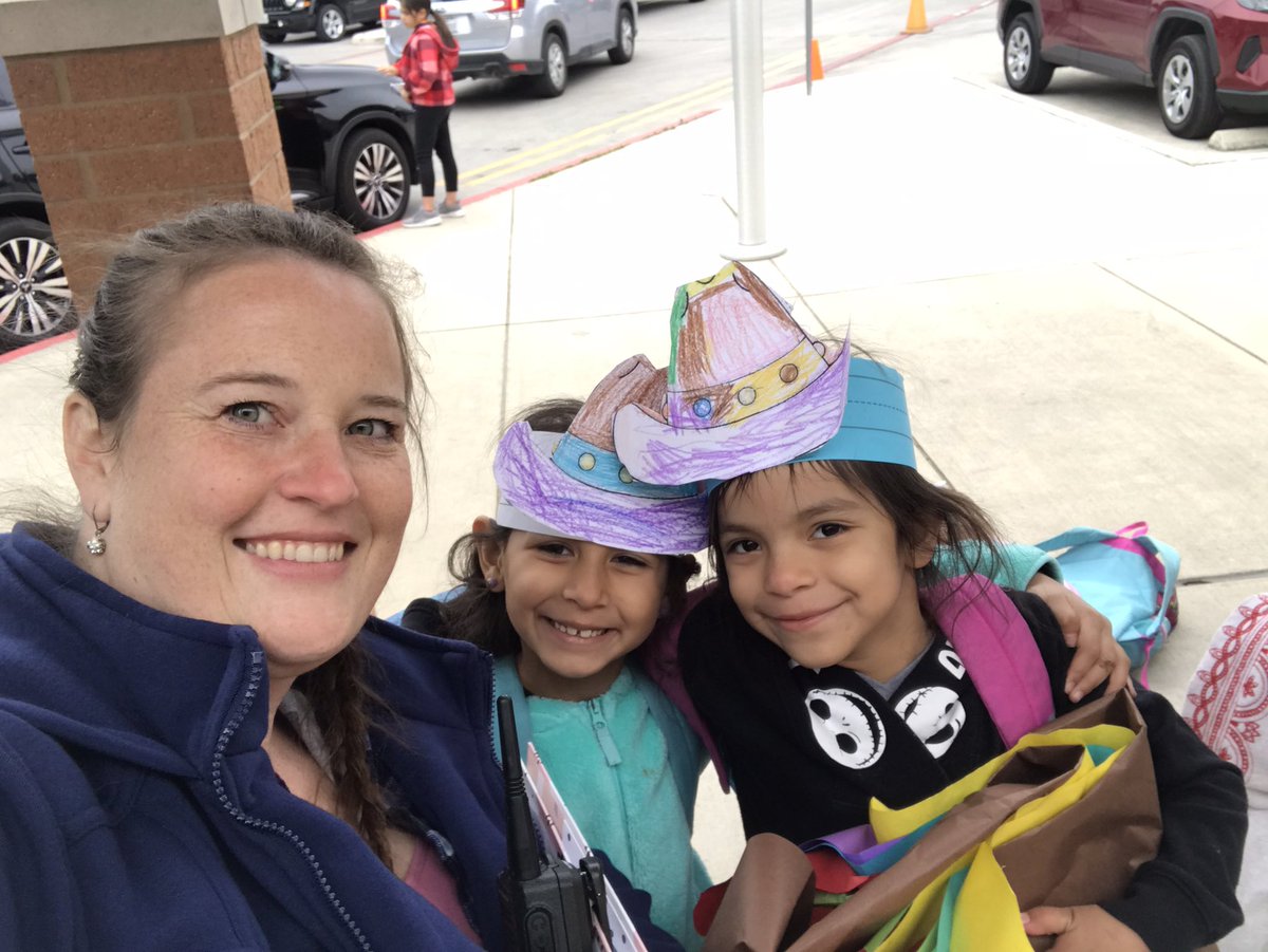 ewaldsclass10's tweet photo. Yeehaw celebrating 100 days y’all. #OHThoot4themoon https://t.co/cIXfkL5K1Z