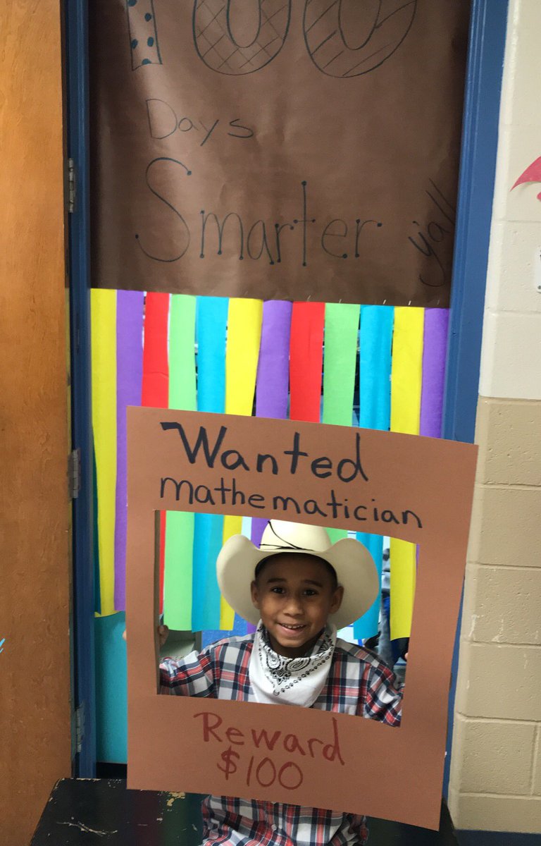ewaldsclass10's tweet photo. Yeehaw celebrating 100 days y’all. #OHThoot4themoon https://t.co/cIXfkL5K1Z