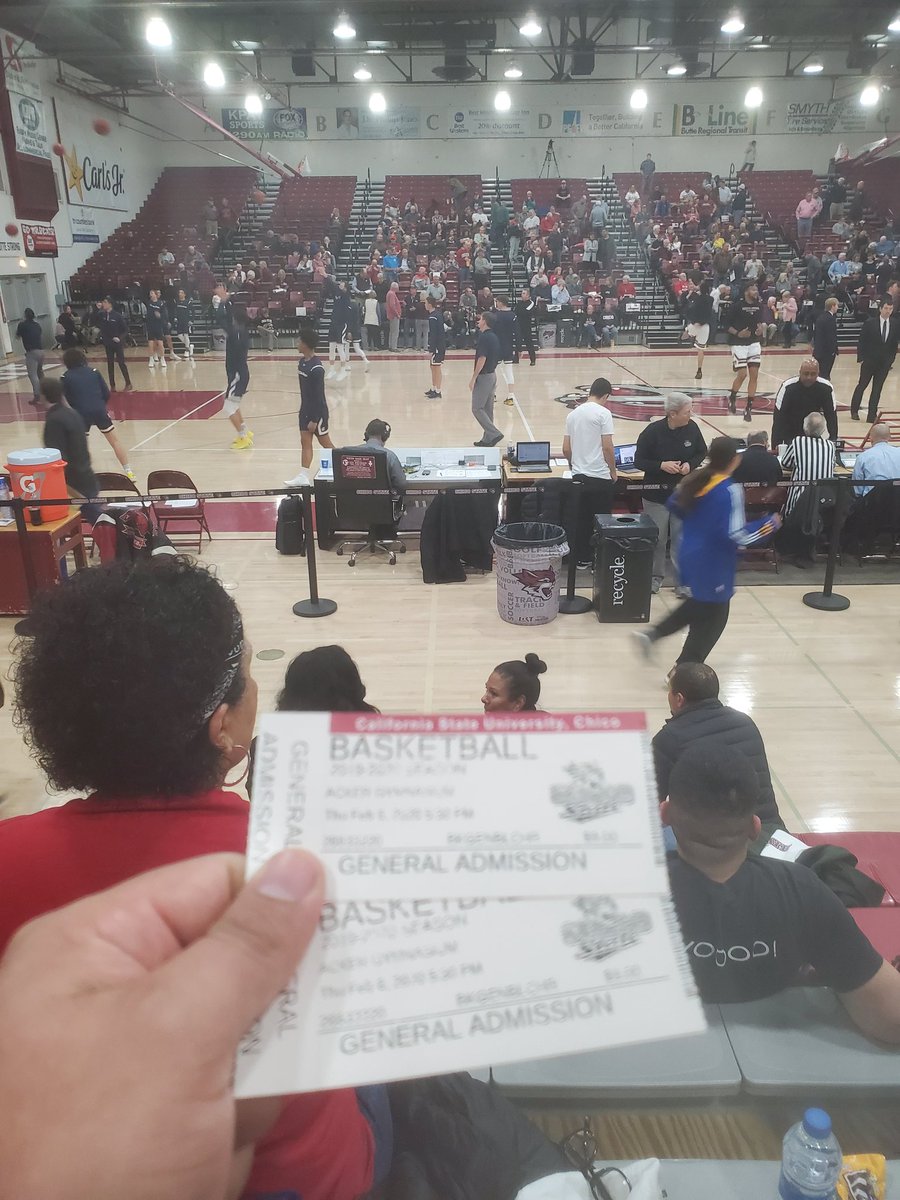 coachsolis12's tweet photo. Getting to watch my oldest play at Chico Stare tonight at Halftime.. yes I'm supporting my @SFState_Gators hat.. hehehe.. #goalec #basketball https://t.co/2jLwrTY6ea
