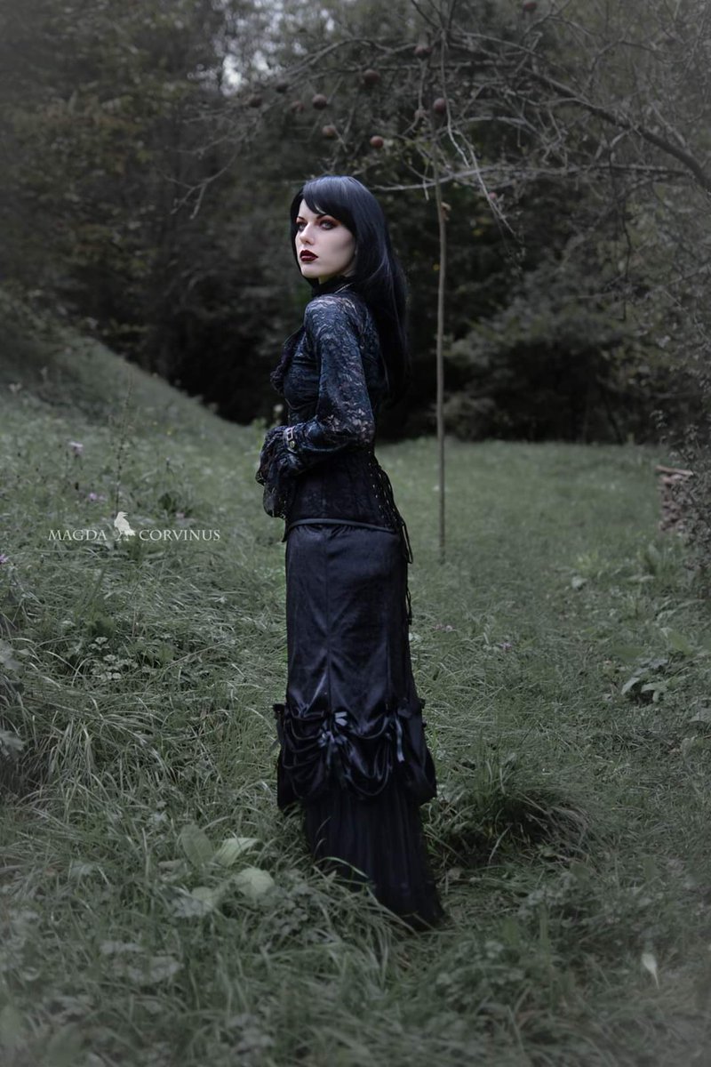 AngelGrief's tweet photo. ♧════════♧۩♢۩♧════════♧ 
 
#MariaMagdalena 
#MagdaCorvinus 
#Gothic #Girl #GothicGirl 
#Dark #DarkGothic #DarkBeauty 
#DarkGothicBeauty #Beauty 
 
♧════════♧۩♢۩♧════════♧ https://t.co/zMmIVpl3OX