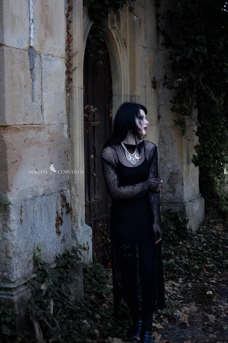 AngelGrief's tweet photo. ♧════════♧۩♢۩♧════════♧ 
 
#MariaMagdalena 
#MagdaCorvinus 
#Gothic #Girl #GothicGirl 
#Dark #DarkGothic #DarkBeauty 
#DarkGothicBeauty #Beauty 
 
♧════════♧۩♢۩♧════════♧ https://t.co/zMmIVpl3OX