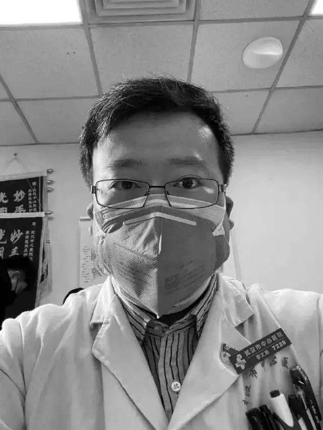 Yilo Pa Twitter 深夜得知李英雄长辞 泪如泉涌 2 6 21 30 愿所有人记住这个时分 每年习惯性默哀致敬一分钟 致敬用生命守护我们的 吹哨人 愿社会从此谨记 生命第一 政治第二