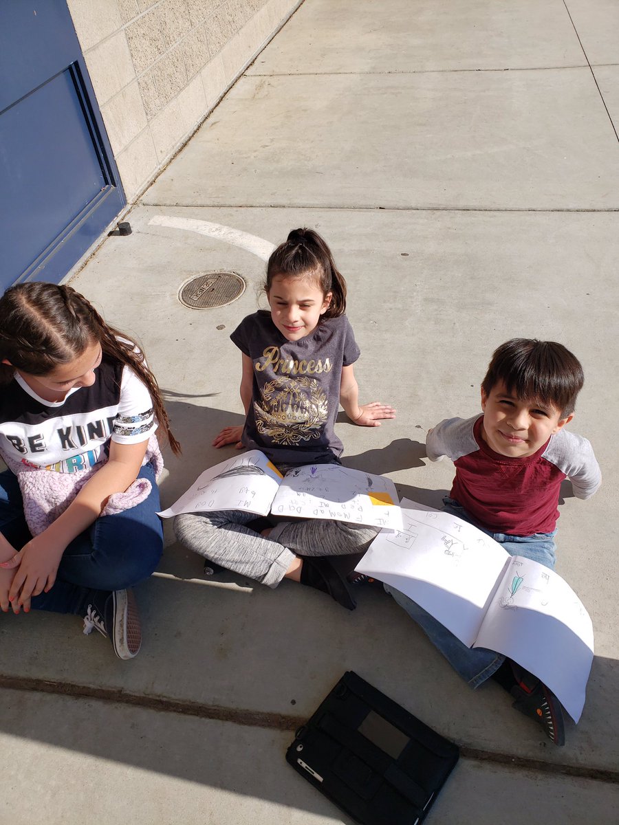 CovianKristi's tweet photo. 5th grade Lobos helping little Lobos learn about seesaw! Proud of my helpers! #LRSLobos https://t.co/VjbficfKUc