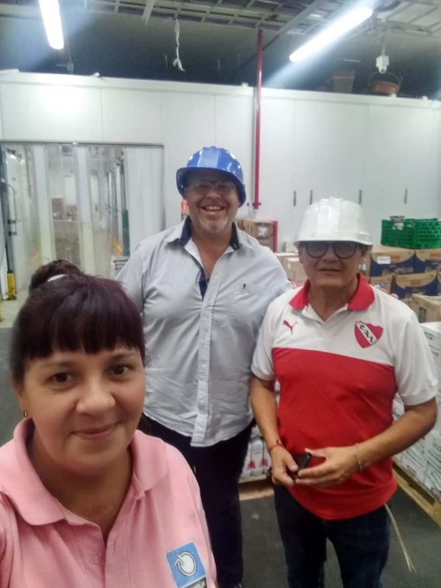 JoseMedinaSec's tweet photo. Visitando a los compañeros de coto 220 #barracas

#AgrupacionGranateMorada https://t.co/5Ma7Uppjvz