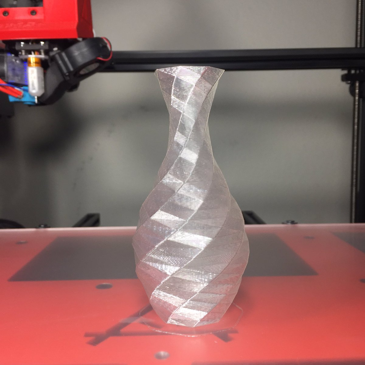 JRansomWright's tweet photo. This is the coolest Glow In The Dark Filament I’ve ever used, for two reasons.
1. It’s called Firefly
2. It looks stunning when glowing
Filament in the @MakerBoxMe January Box, Filament from #Hello3D printed on the @gCreate3D gMax 1.5XT+ with 0.24mm layers, model by @riskable. https://t.co/crxYgGrDOV
