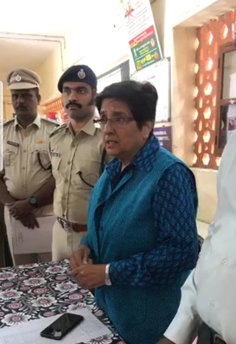 mailshiv's tweet photo. #Happeningnow..HLG @thekiranbedi mam on a visit to the police station in #Yanam for a review cum sharing meet on #Beatpolicing @LGov_Puducherry @DeccanChronicle @pti #IPS #beatofficers #Puducherry @NewIndianXpress @rahul001 @PuducheryPolice @THPondy @airnews_puduvai @DDNewslive https://t.co/D00YN8KFEd