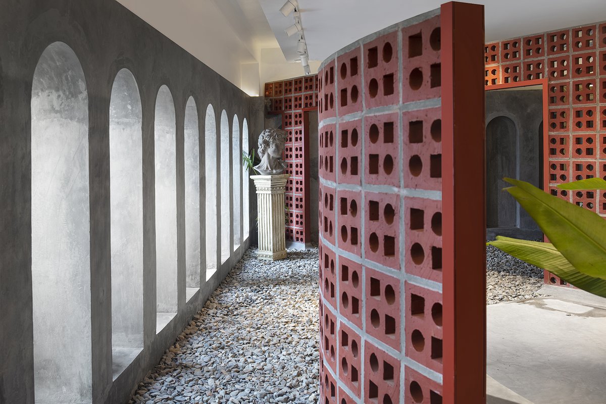 TRENDSMagIndia's tweet photo. This project celebrates the prominence of brick materiality in the Indian context.
Design: @renesa.architects
Photograph: @niveditaagupta
To read more, grab a copy of our February issue which is on stands now!
#newissue #february #homeanddesigntrends #onstandsnow https://t.co/9TNwo9g8Gt