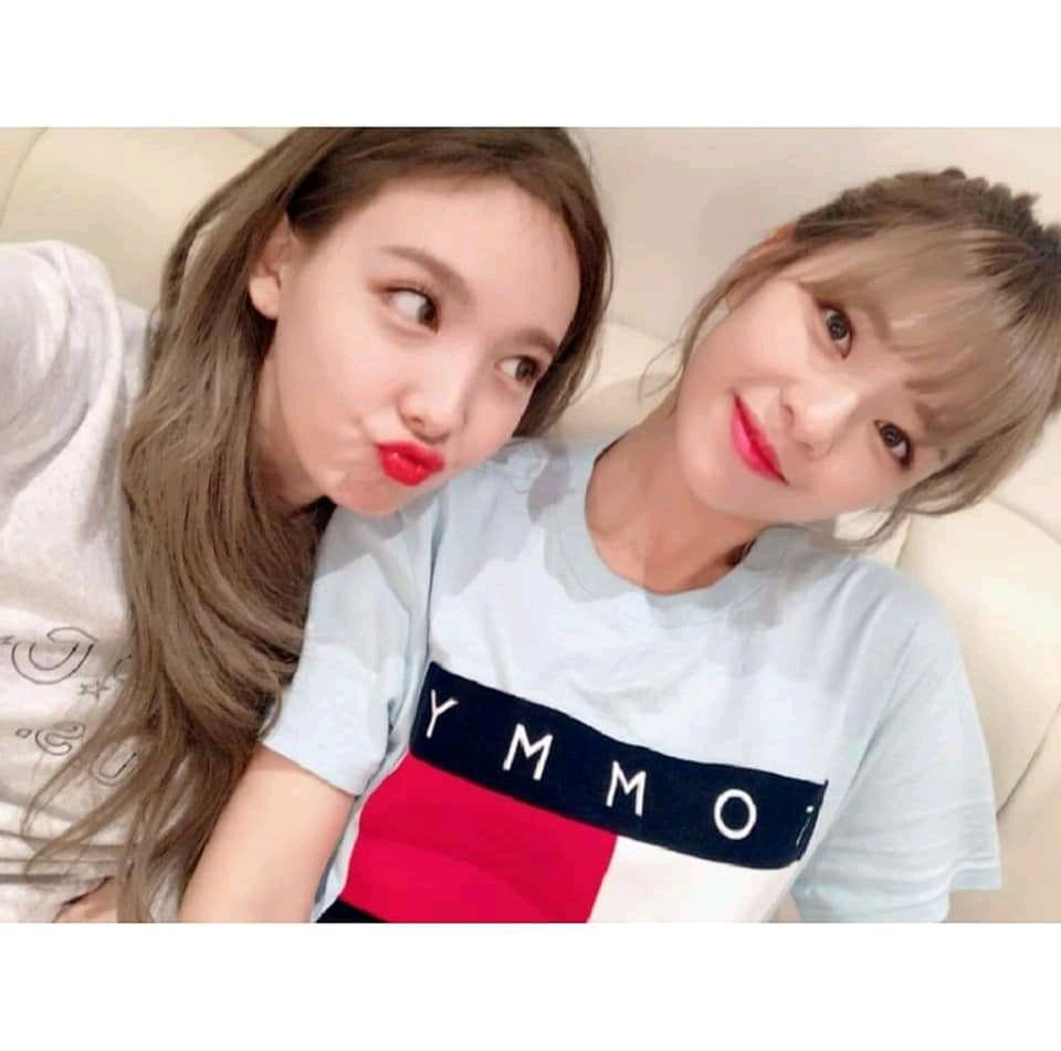 _HiraethSol's tweet photo. Family Feud | KangBi/Jinjoo tagalog au |

Chou Minju have a huge crush with Yoo Yujin and want the latter to fall inlove wih her but the feud between their families stopping her. Kaya niya nga bang sumuway sa rules ng pamilya para humarot?

#Jinjoo #Yuji #F2 #IZONE #Tagalog https://t.co/6I4hFfdp2M